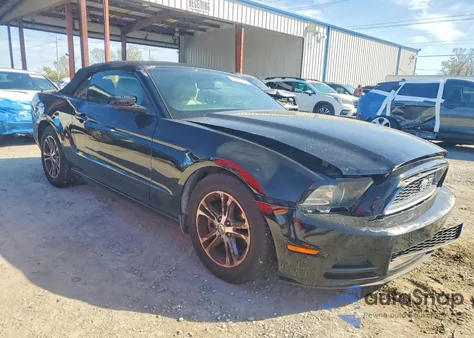 2013 Ford Mustang z USA, uszkodzony, nr VIN 1ZVBP8EM2D5276331